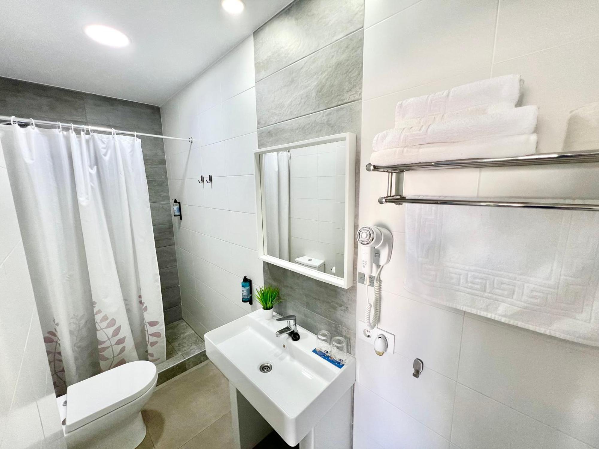 Dori Rooms Hostal ตาริฟา ภายนอก รูปภาพ